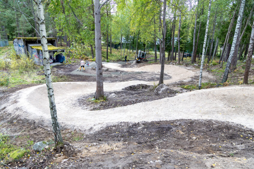 Ursvik mtb-bana under konstruktion av Sweden mountainbike. Foto: Hugo Röjgård