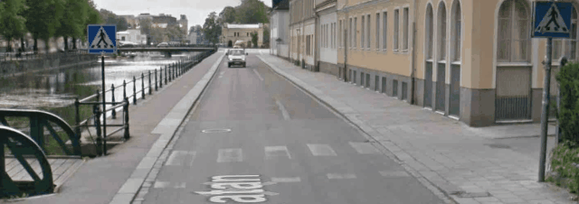 Två bilder som visar hur Västra Ågatan kan se ut som cykelbana och promenad längs åräcket med växter